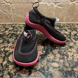 ❌SOLD❌ Speedo girls water shoes